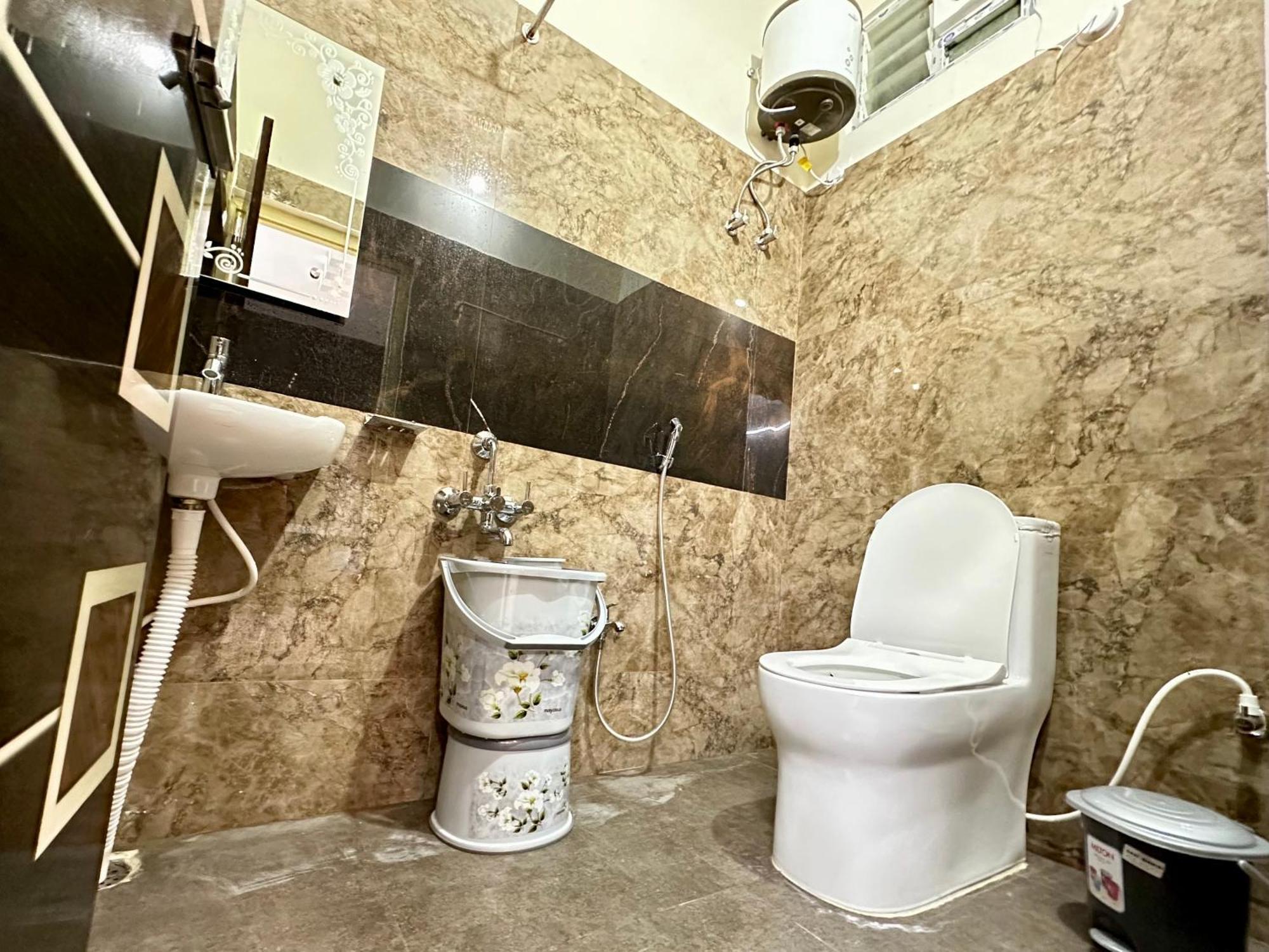 Truelife - 3Bhk Family Suites - Ps4 Pure Veg Restaurant On The Way To Balaji Temple - 2500 Sft Large Signature Apartment - Modular Kitchen - Super Fast Wifi, Smart Tv, 250 Jio Channels - Parking - Easy Access To All Temples - Top Service With Lots Of 티루파티 외부 사진