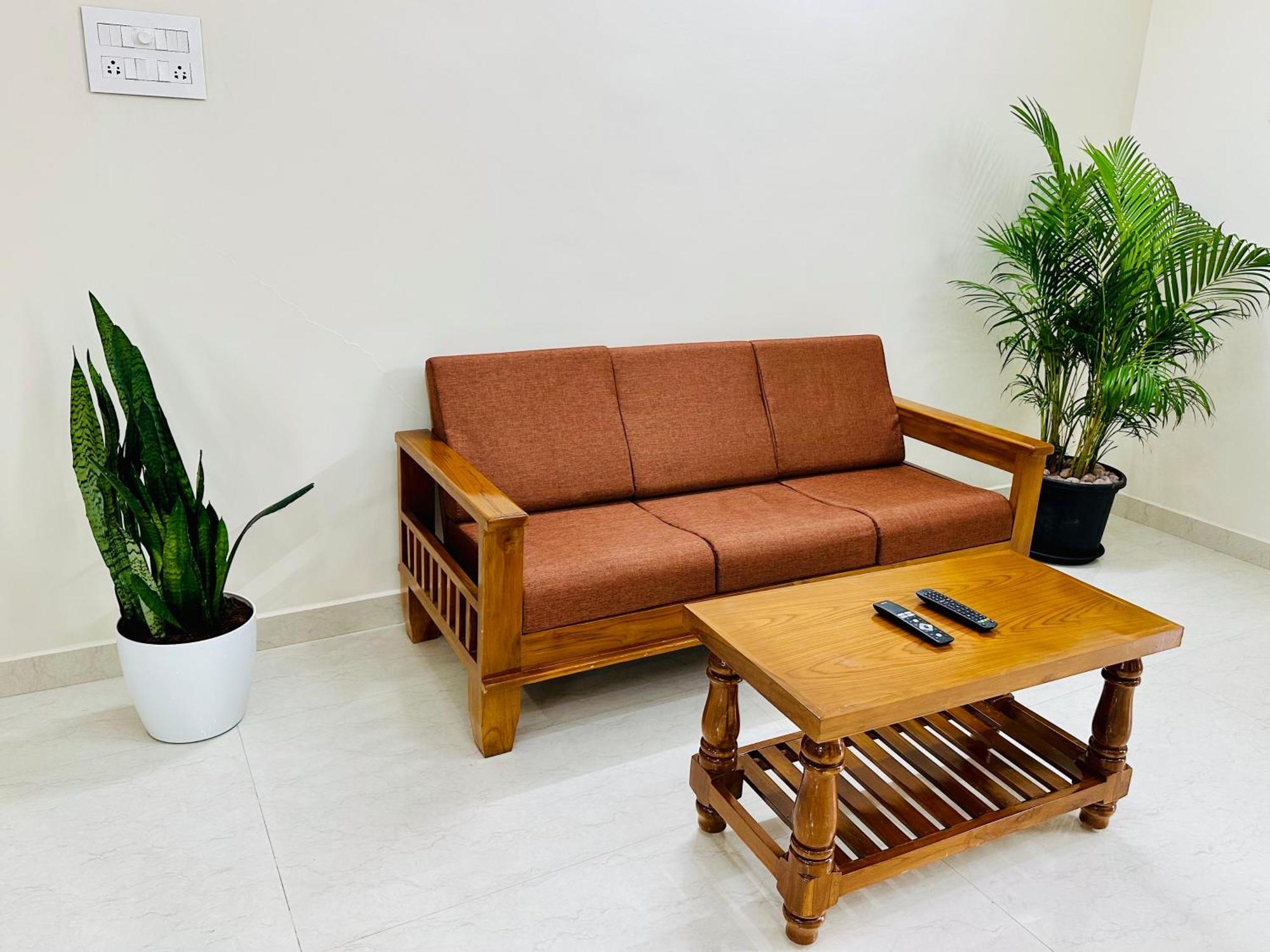 Truelife - 3Bhk Family Suites - Ps4 Pure Veg Restaurant On The Way To Balaji Temple - 2500 Sft Large Signature Apartment - Modular Kitchen - Super Fast Wifi, Smart Tv, 250 Jio Channels - Parking - Easy Access To All Temples - Top Service With Lots Of 티루파티 외부 사진