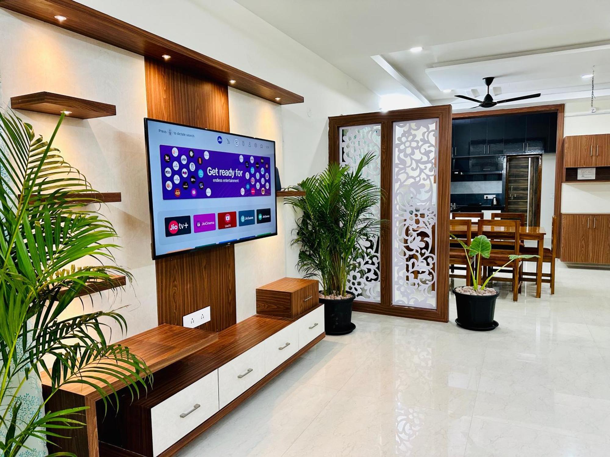 Truelife - 3Bhk Family Suites - Ps4 Pure Veg Restaurant On The Way To Balaji Temple - 2500 Sft Large Signature Apartment - Modular Kitchen - Super Fast Wifi, Smart Tv, 250 Jio Channels - Parking - Easy Access To All Temples - Top Service With Lots Of 티루파티 외부 사진