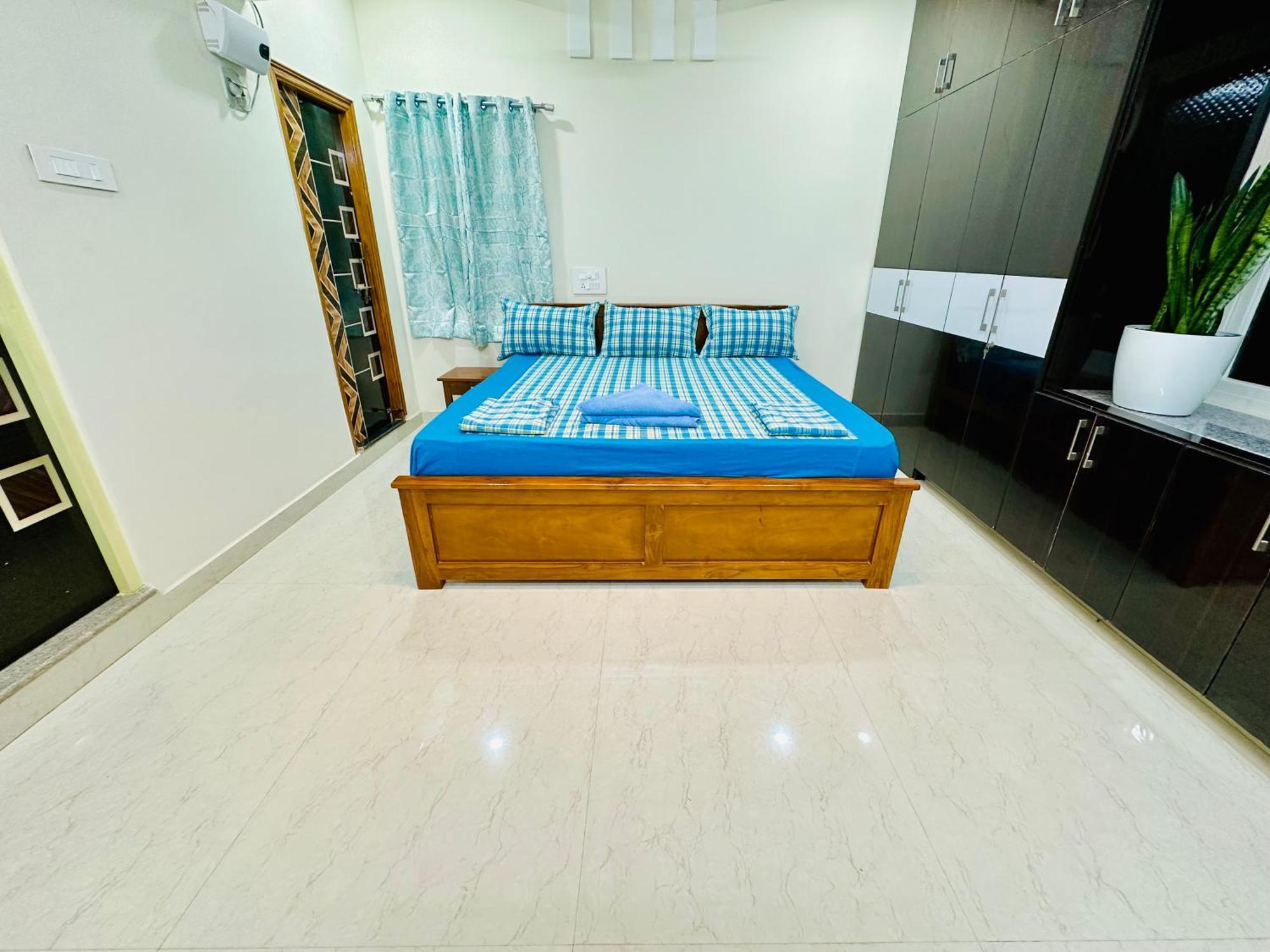 Truelife - 3Bhk Family Suites - Ps4 Pure Veg Restaurant On The Way To Balaji Temple - 2500 Sft Large Signature Apartment - Modular Kitchen - Super Fast Wifi, Smart Tv, 250 Jio Channels - Parking - Easy Access To All Temples - Top Service With Lots Of 티루파티 외부 사진